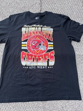 New era Kansas City Chiefs Black Graphic Tee - NFL Team Shirt (read)
